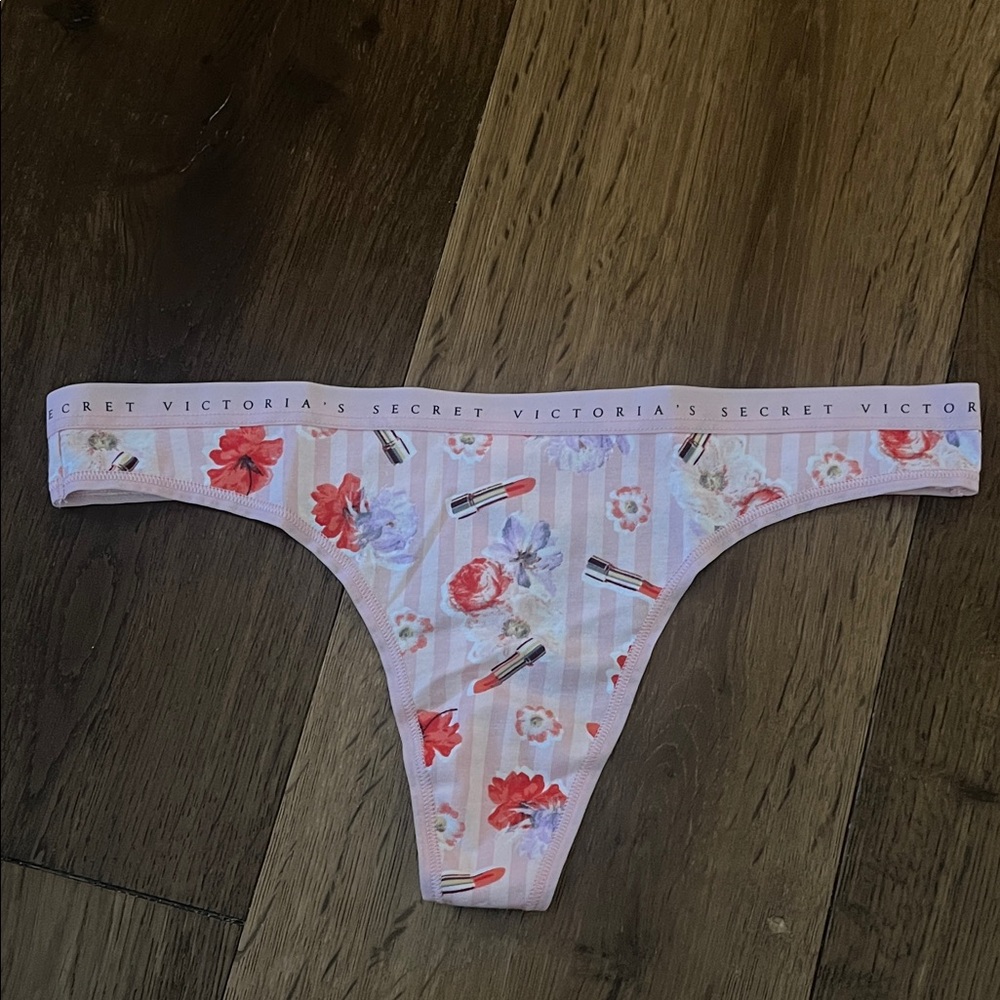 Victoria's Secret Woman Thong - Pink Floral and Lipstick Print Medium things bra